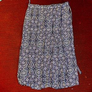 Long (flowing) Skirt